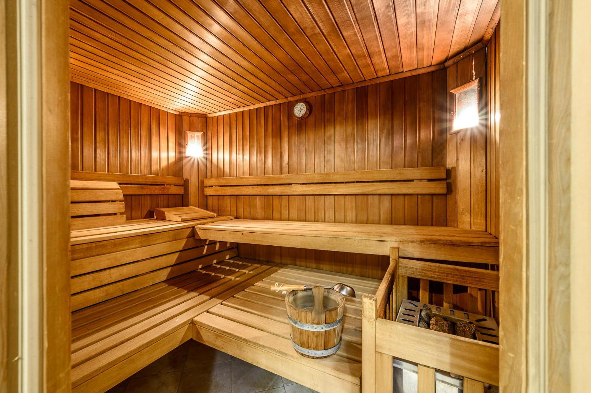 Hotel Ravelli Luxury Spa Mezzana  Exteriör bild