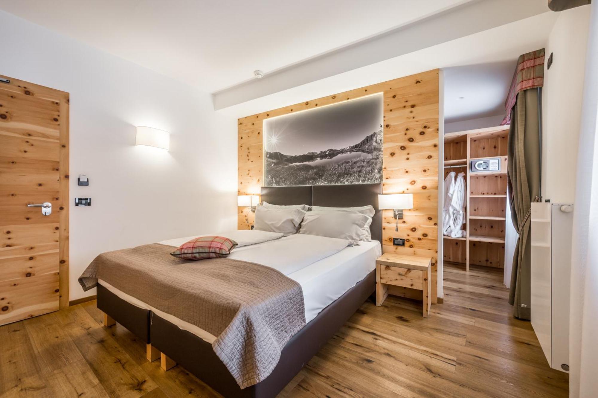 Hotel Ravelli Luxury Spa Mezzana  Exteriör bild