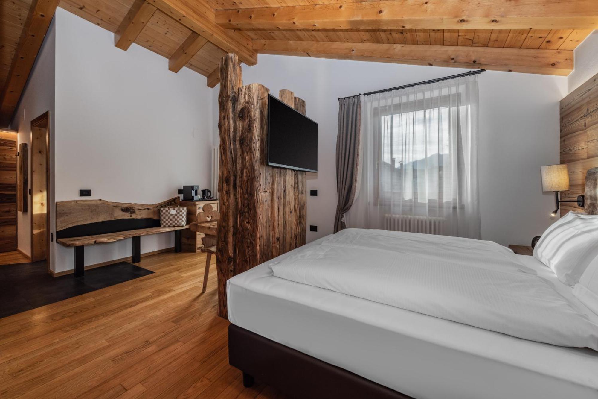 Hotel Ravelli Luxury Spa Mezzana  Exteriör bild