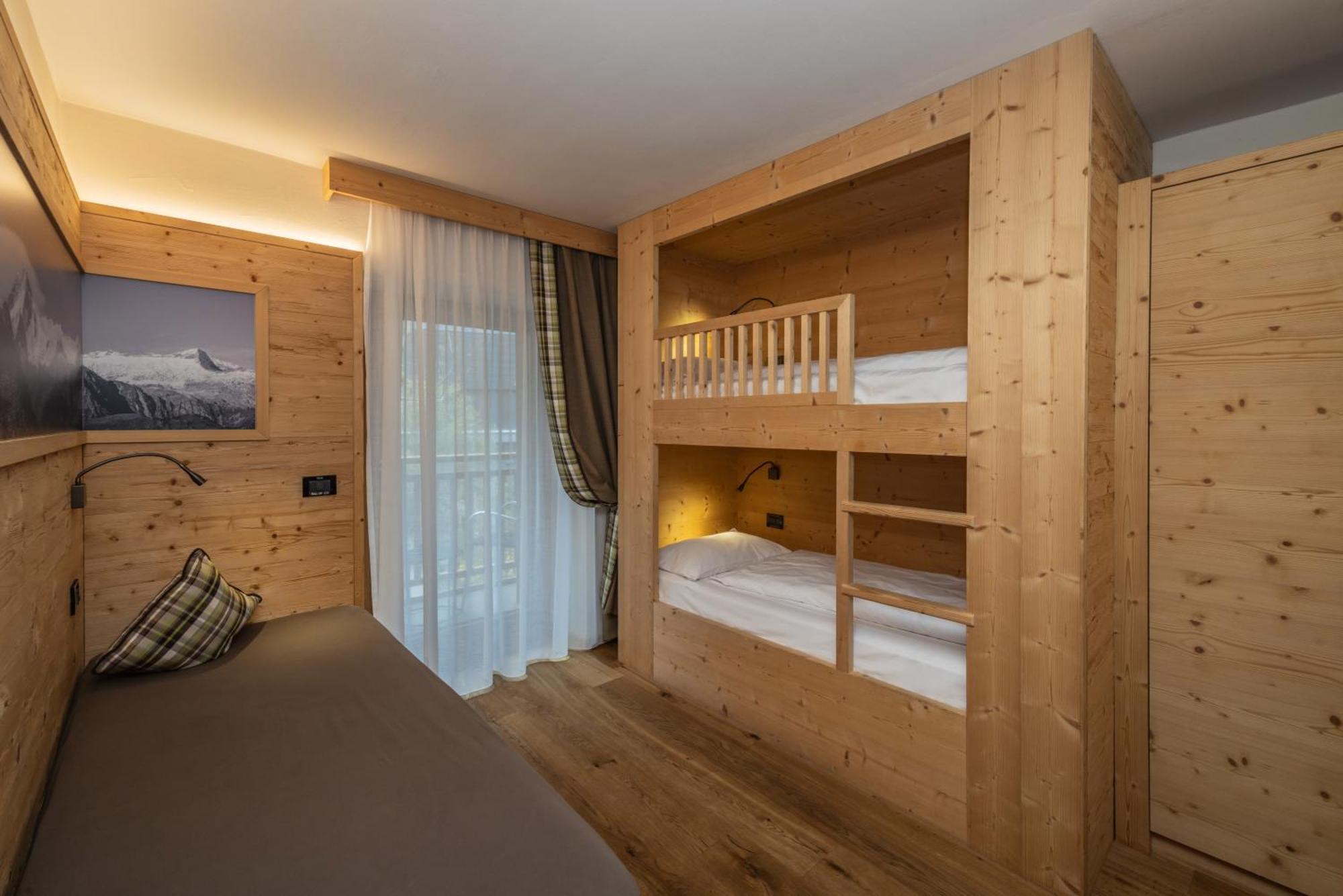 Hotel Ravelli Luxury Spa Mezzana  Exteriör bild