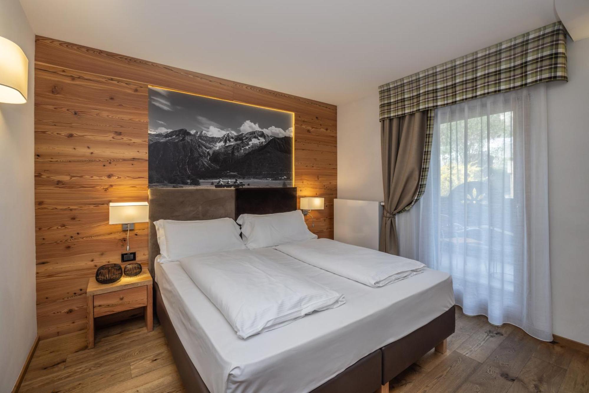 Hotel Ravelli Luxury Spa Mezzana  Exteriör bild
