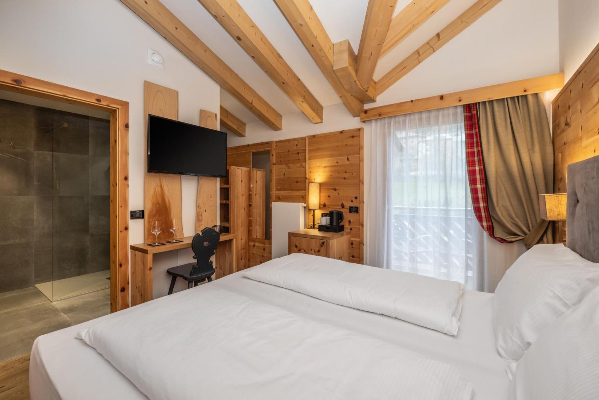 Hotel Ravelli Luxury Spa Mezzana  Exteriör bild