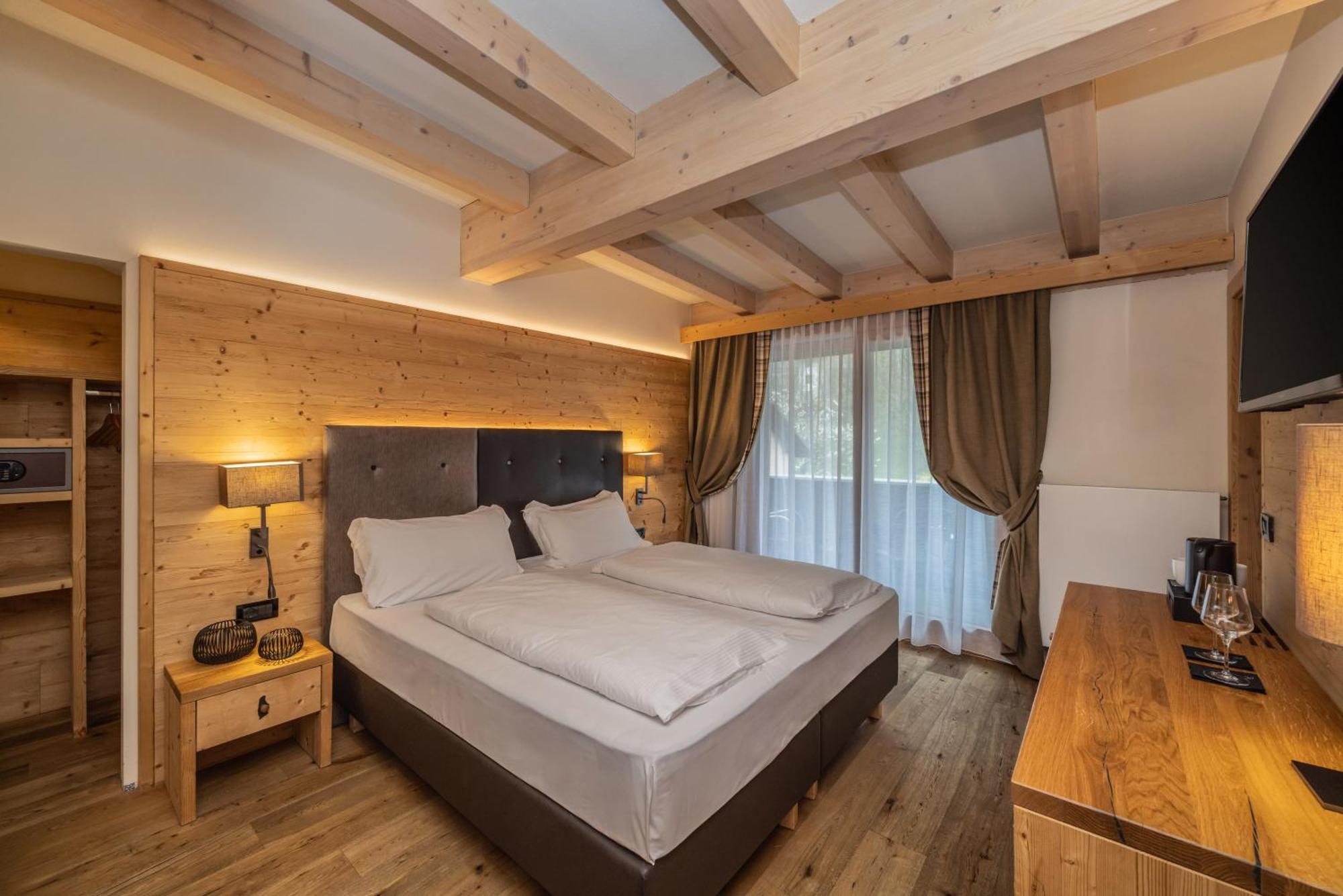 Hotel Ravelli Luxury Spa Mezzana  Exteriör bild