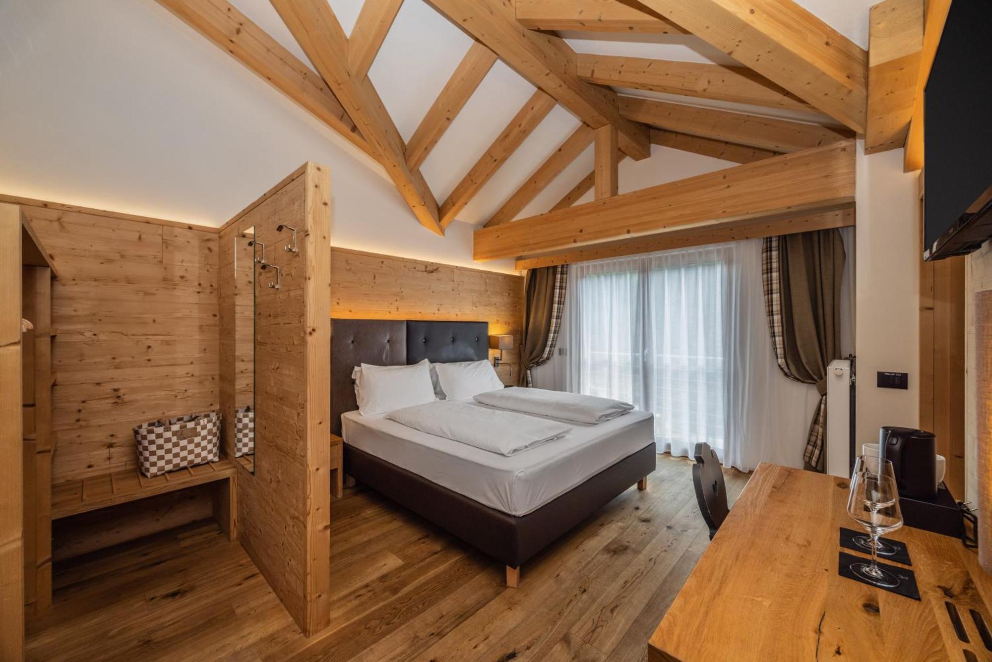 Hotel Ravelli Luxury Spa Mezzana  Exteriör bild