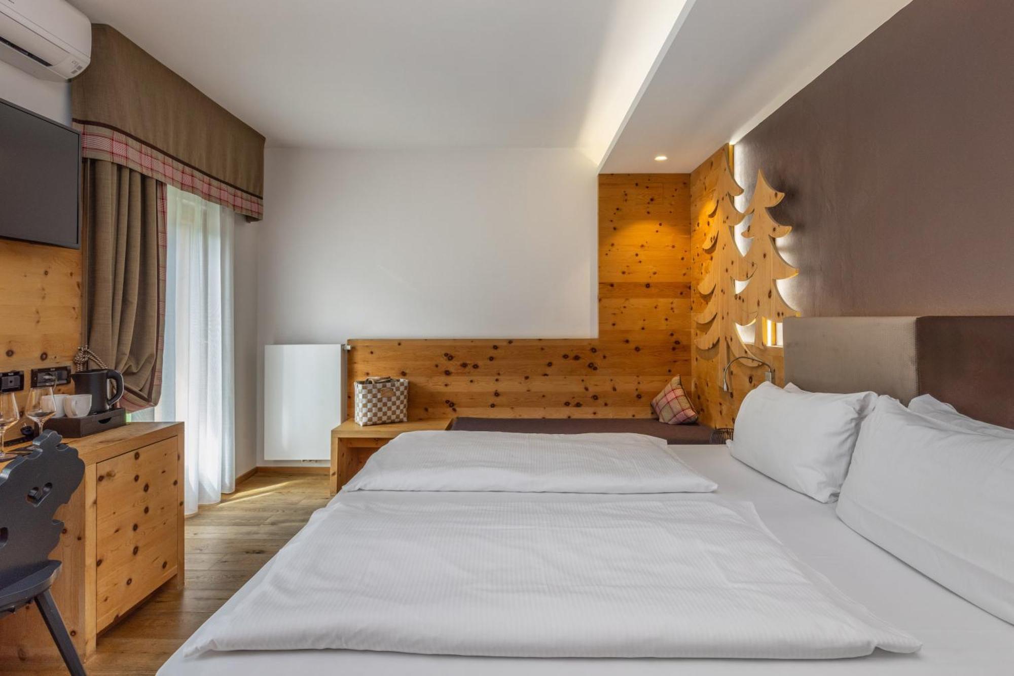 Hotel Ravelli Luxury Spa Mezzana  Exteriör bild
